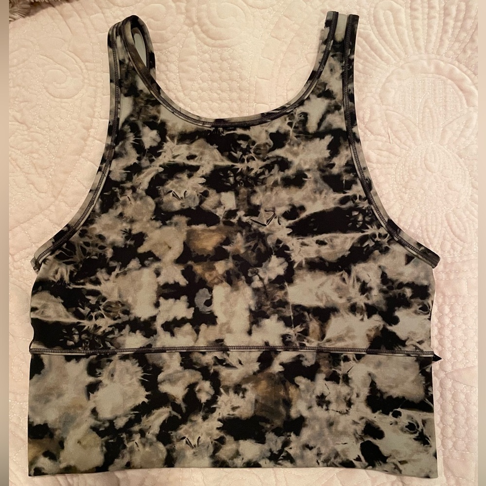 Lululemon cropped top